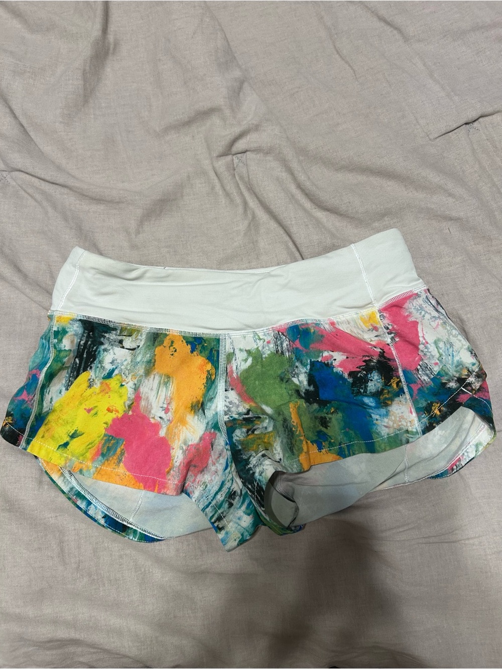lululemon athletica White-Waistband Abstract Paint-Print Athletic Shorts RARE